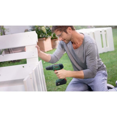 Perceuse-visseuse sans-fil Bosch - UniversalDrill 18 (Livrée avec 2 batteries 18V-1,5Ah  chargeur  coffret de transport)