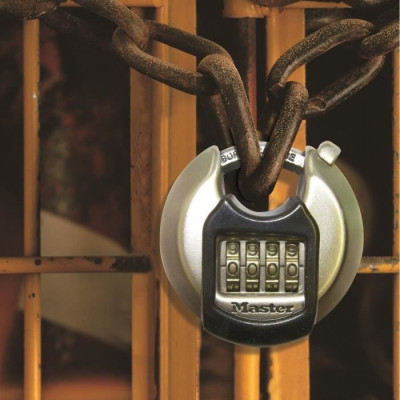 MASTER LOCK Cadenas disque extérieur a combinaison - Haute sécurité - Anse protégée