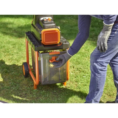 Broyeur de Végétaux BLACKDECKER BEGAS5800-QS - Capacité de Broyage 45 mm - Bac Collecteur 45 L