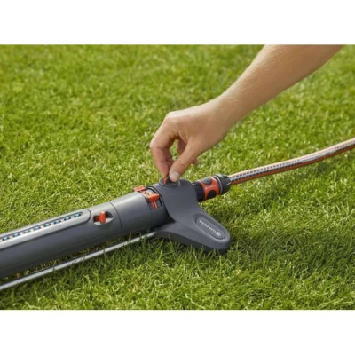 Arroseur oscillant GARDENA AquaZoom L - Surface 350m² - Portée 21m - Résistant UV et gel - Garantie 5 ans